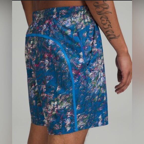 Lululemon Pace Breaker Short Linerless Classic Fit
Floral blue multi - Picture 2 of 7